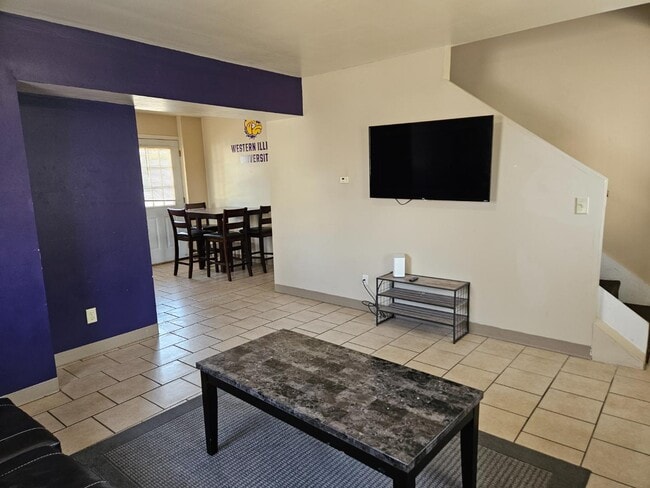 Building Photo - 516 W Pierce St