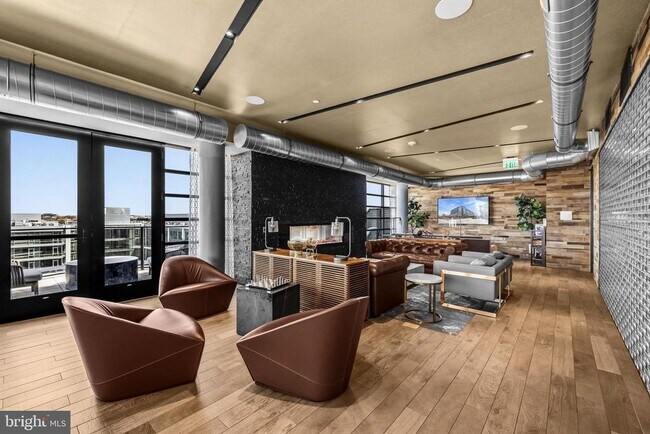 Building Photo - 1300 4th St SE