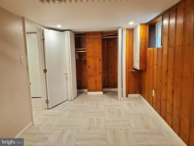 Building Photo - 30 53rd St SE