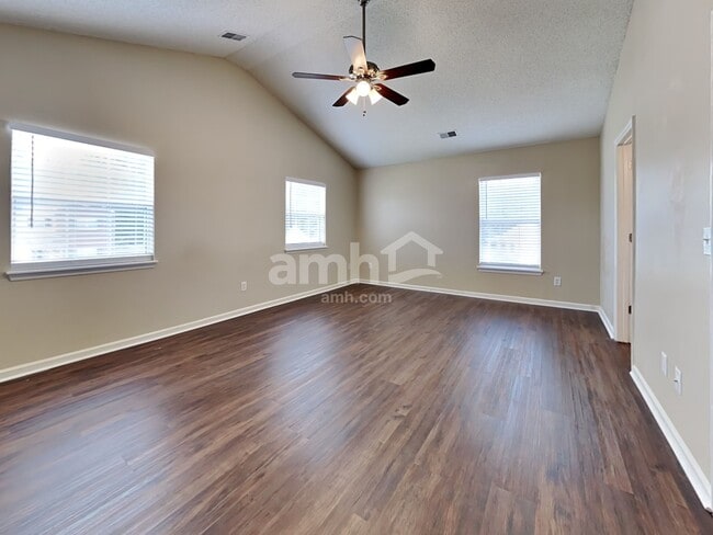 Building Photo - 259 Tall Pines Rd