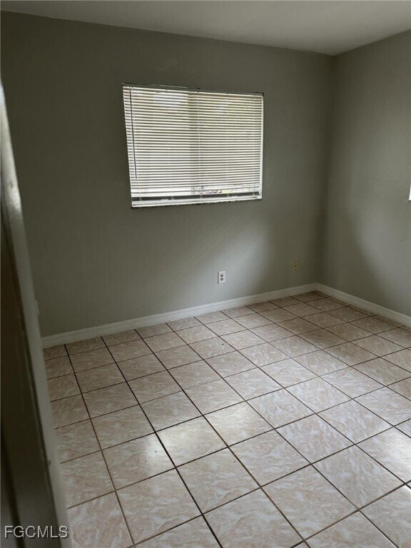 Building Photo - 15 SE 24th Ave