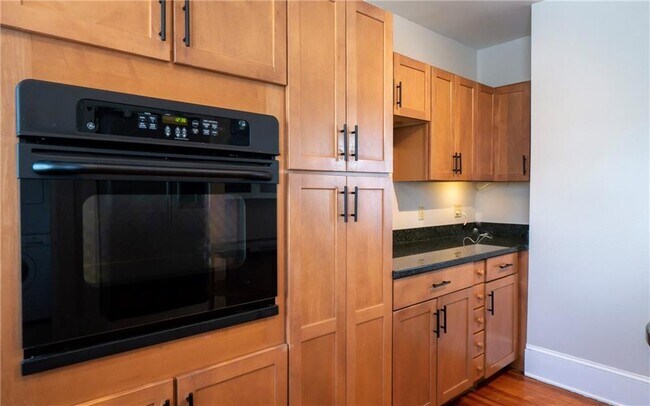 Building Photo - 446 Broadway