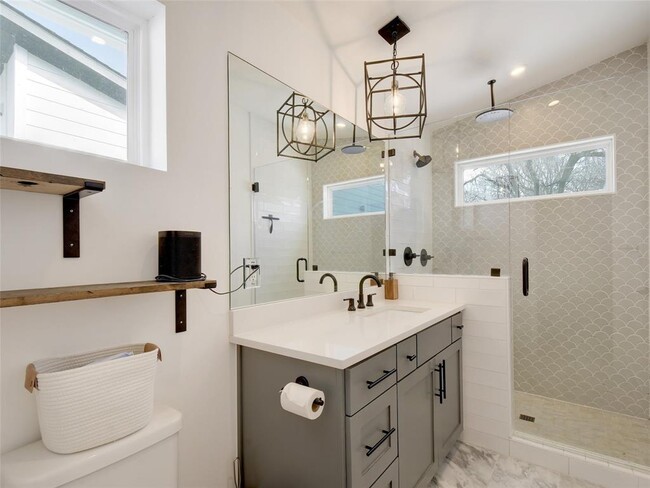 Building Photo - 1411 Cometa St