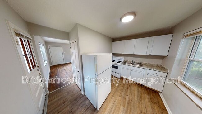 Primary Photo - 325 Wallace Dr