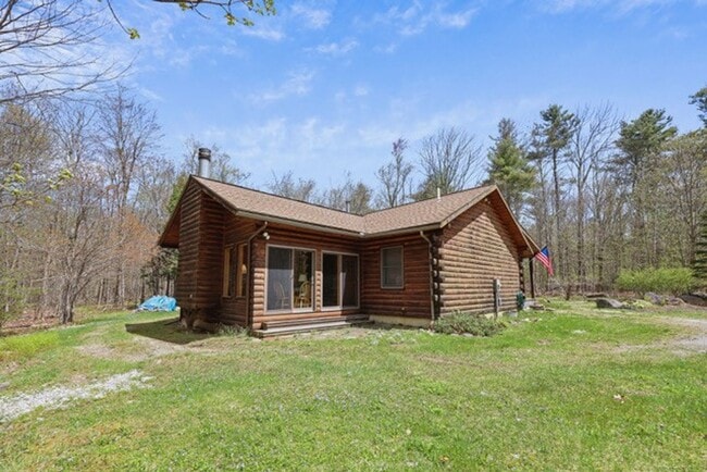 Building Photo - Peaceful Log Home Retreat – Long-Term Beck...