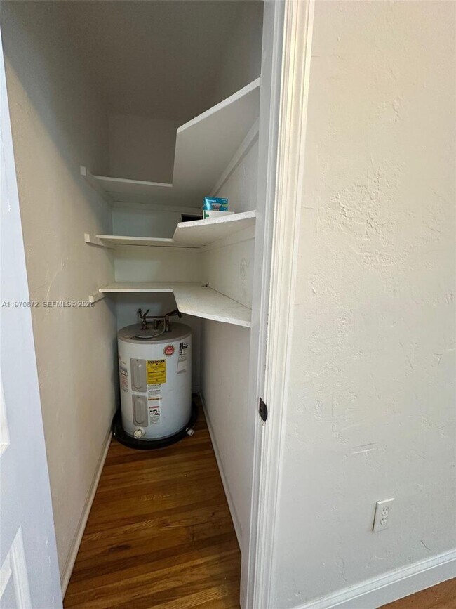 Building Photo - 35 Antilla Ave