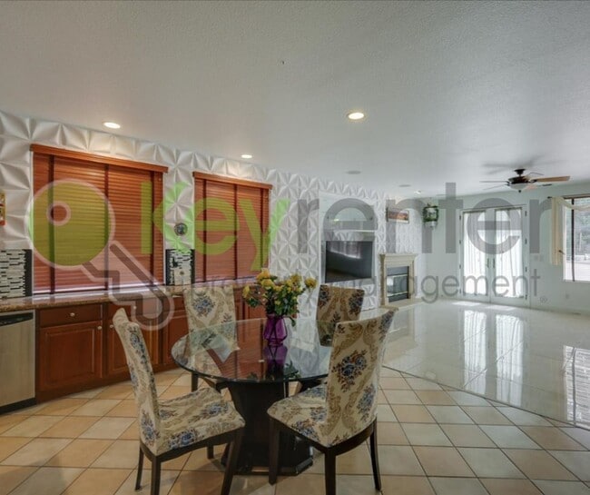 Building Photo - 208 Otter Glen Ct