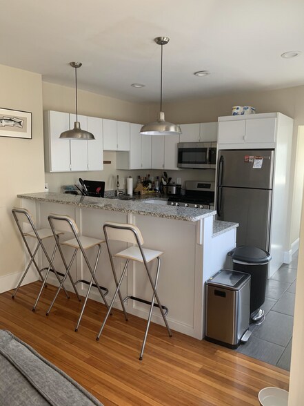 Building Photo - 102 Morrison Ave