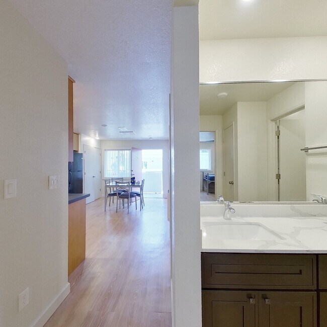 Building Photo - 2437 Piedmont Ave