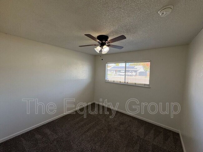 Building Photo - 1641 S Thomas St