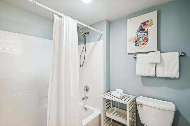 Building Photo - 104 Gulfside Ct