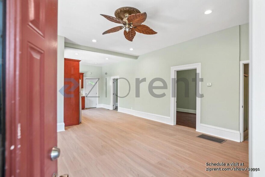 Building Photo - 142 N 15th St