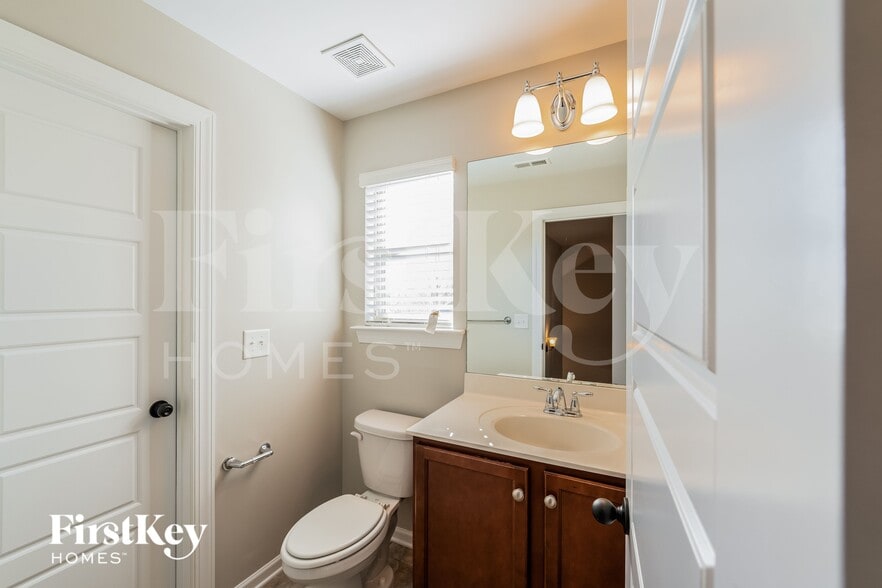 Building Photo - 506 Blackberry Glenn