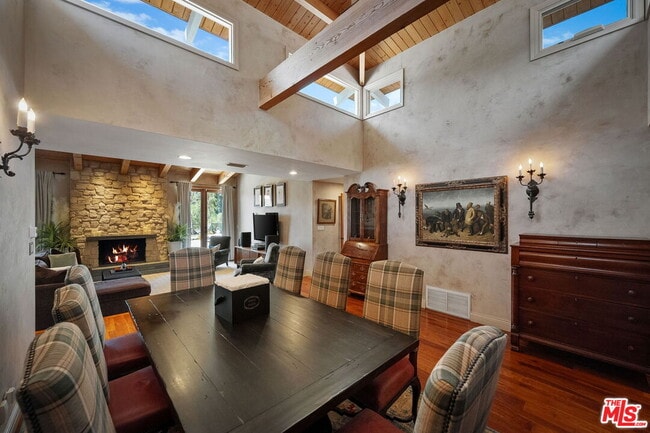 Building Photo - 2529 Pesquera Dr