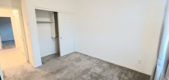 Building Photo - "COMING SOON" Lovely 3 Bedroom Home in Gre...