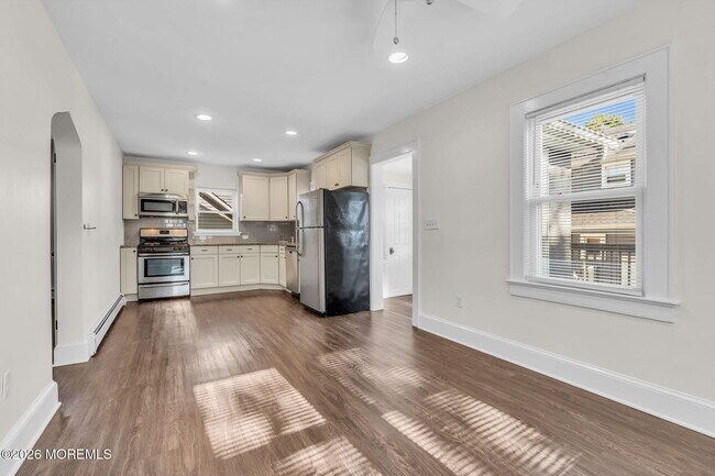 Building Photo - 1411 3rd Ave