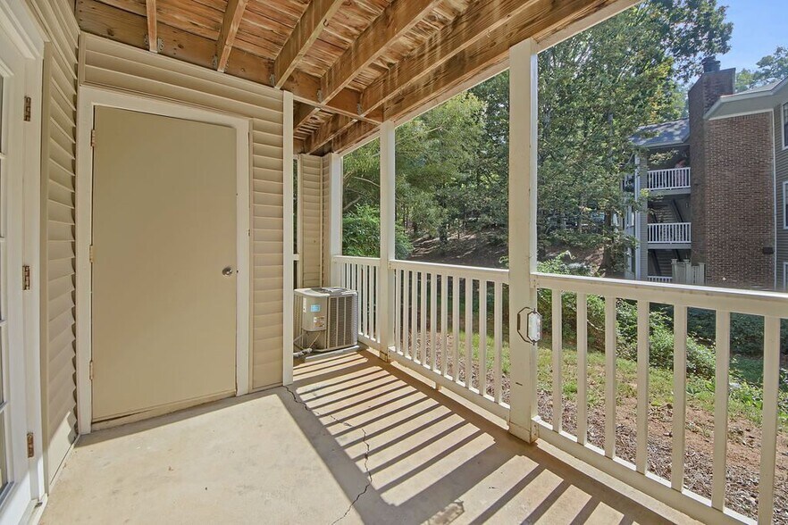 Building Photo - 501 Barrington Hills Dr