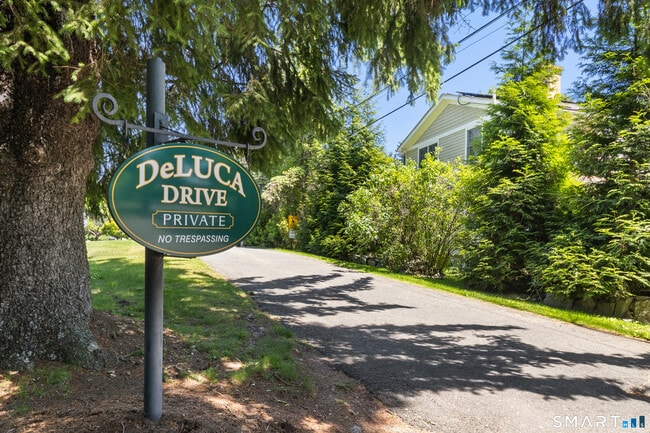 Building Photo - 9 Deluca Dr