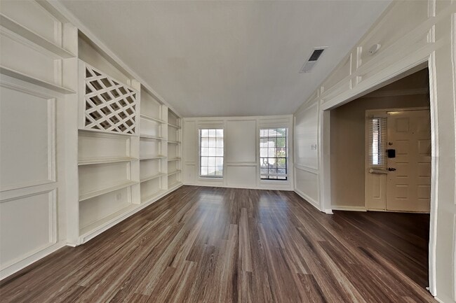 Building Photo - 15803 Maple Manor Dr