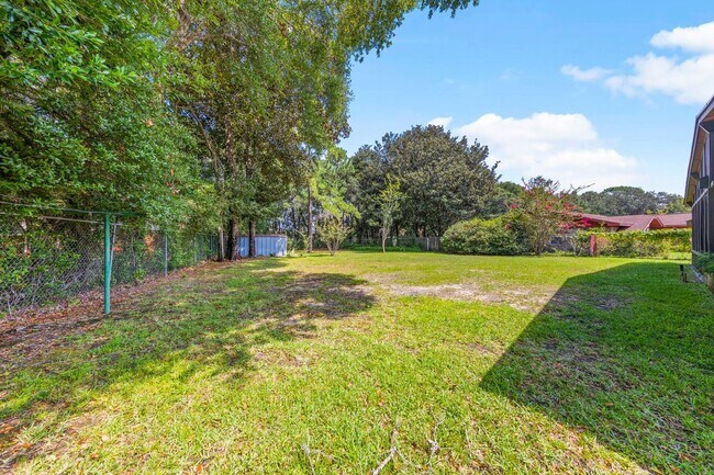 Building Photo - 3 Bedroom in the Heart of Niceville!