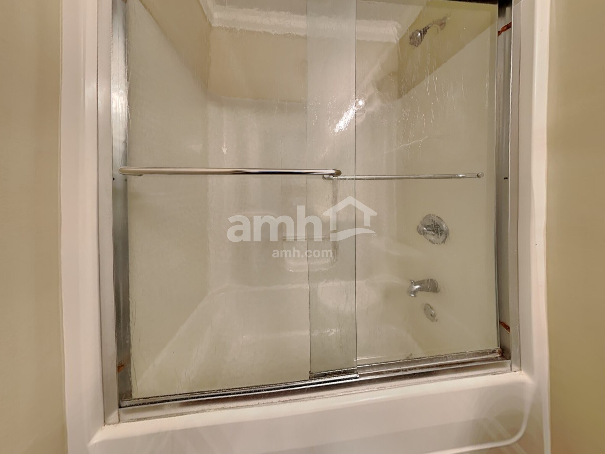 Building Photo - 2824 Ashridge Rd