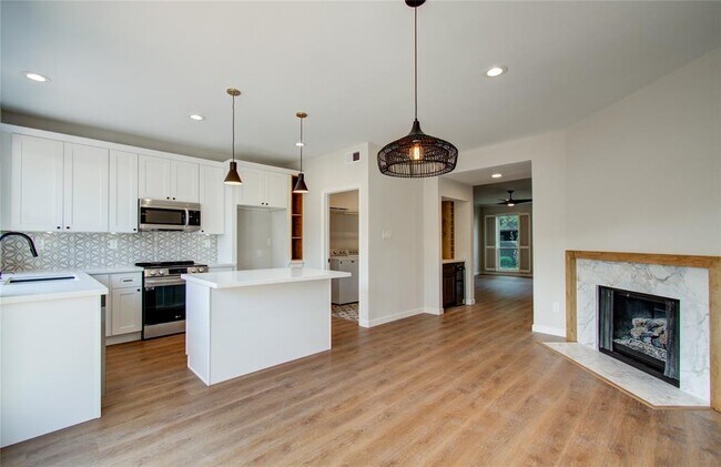 Building Photo - 5839 Sugar Hill Dr