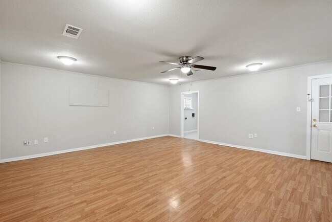 Building Photo - 718 Horncastle St