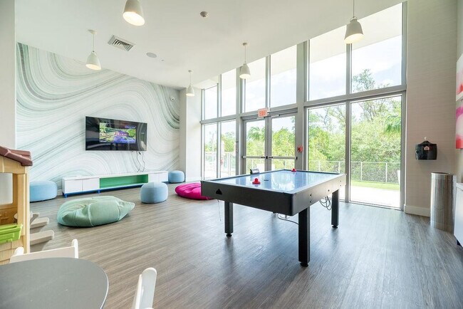 Building Photo - 16385 Biscayne Blvd