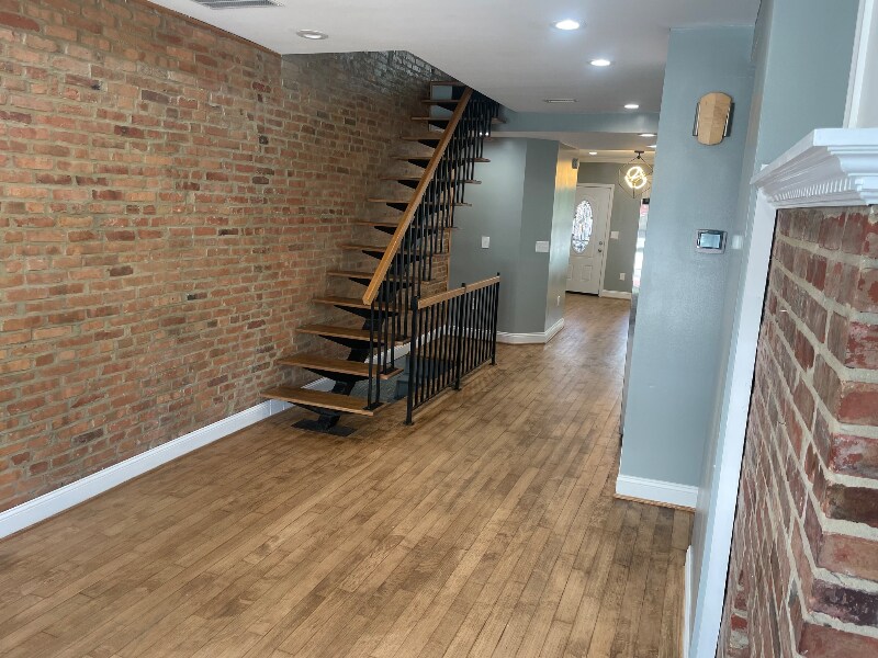 Building Photo - 3819 Mt Pleasant Ave