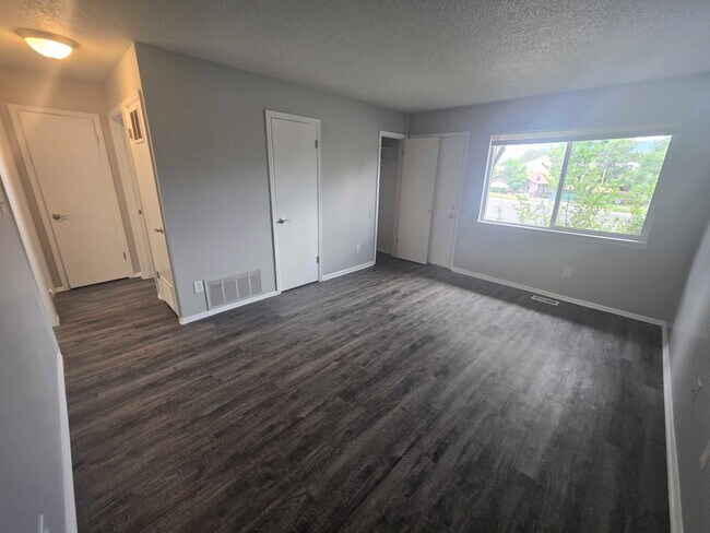 Building Photo - 321 S Murray Blvd