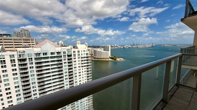Building Photo - 1155 Brickell Bay Dr