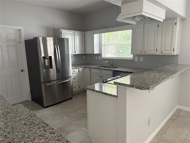 Building Photo - 1796 Bloxam Ave