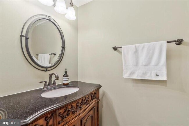 Building Photo - 4541 Monmouth St