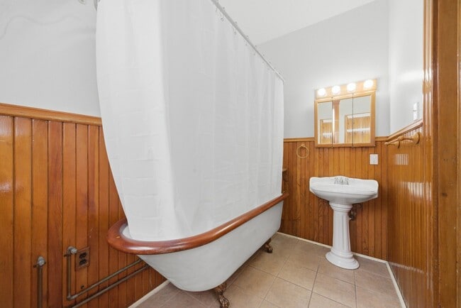 Building Photo - 1838 S Ashland Ave