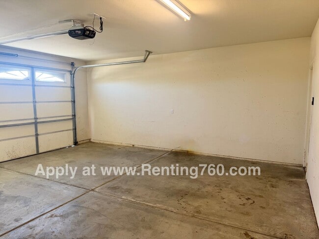 Building Photo - Spacious 3 Bed 2 Bath Home!