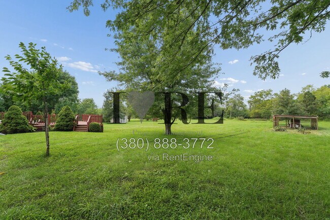 Building Photo - 8765 Hyland-Croy Rd