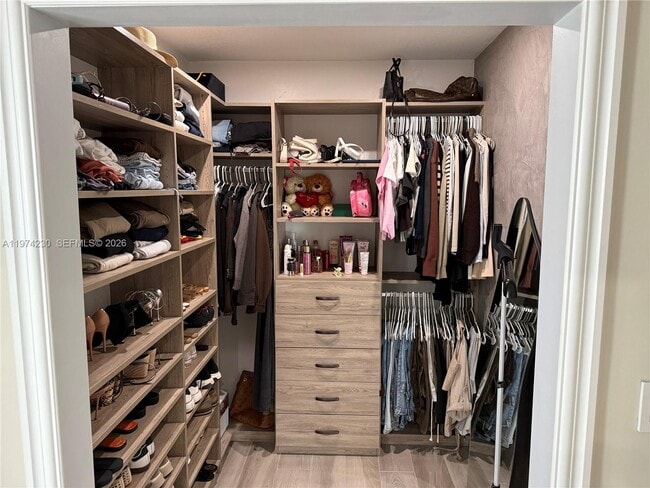 Building Photo - 6951 W Wedgewood Ave