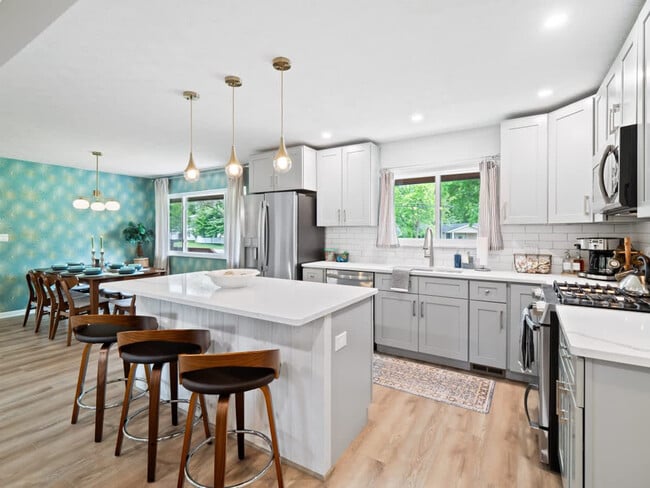 Building Photo - 8040 Strongsville Blvd