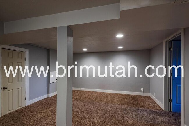 Building Photo - 653 N 1300 W