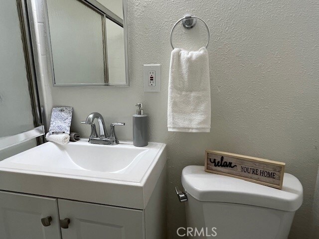 Building Photo - 686 E Cottonwood Rd