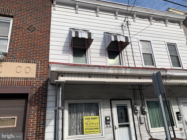 Building Photo - 504 Sunbury St
