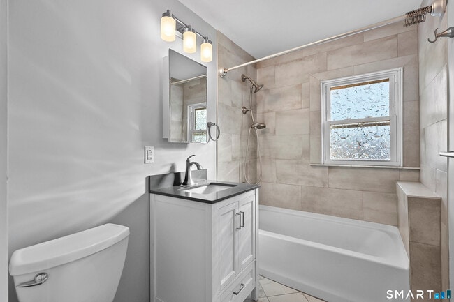 Building Photo - 59 Grand St