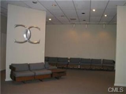 Building Photo - 34 A Padanaram Rd