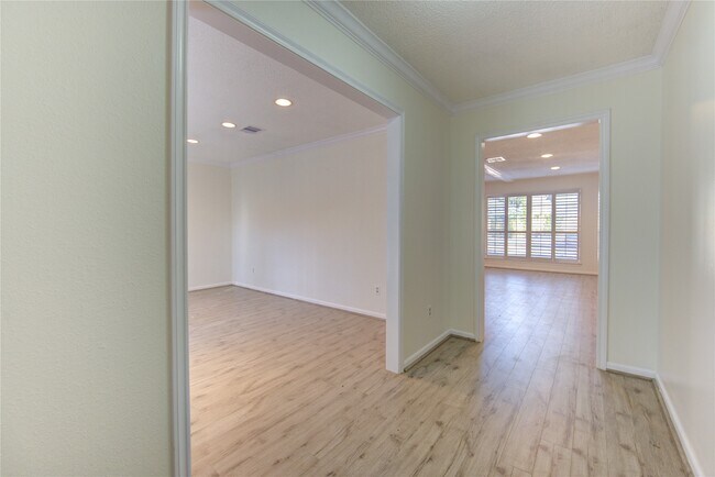 Building Photo - 5810 Boyce Springs Dr
