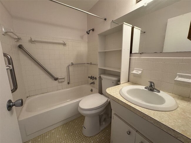 Building Photo - 2040 World Pkwy Blvd