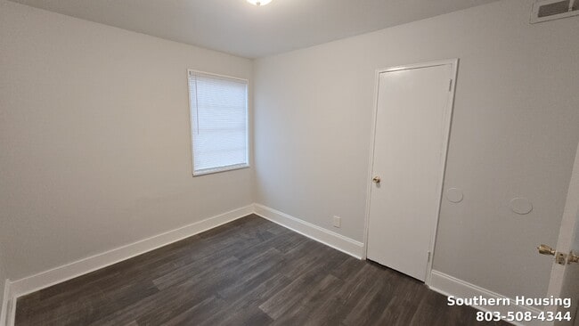 Building Photo - 775 Sommer St NE