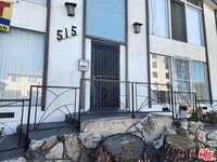 Building Photo - 515 S Manhattan Pl