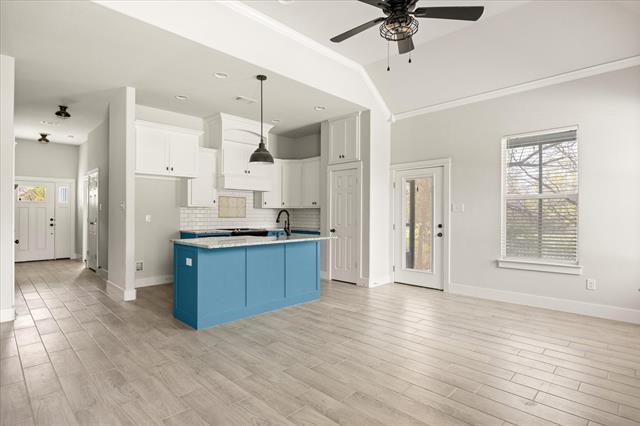 Building Photo - 409 Cleveland Rd