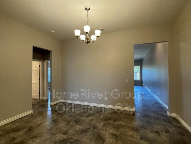 Building Photo - 1017 Merlin Dr