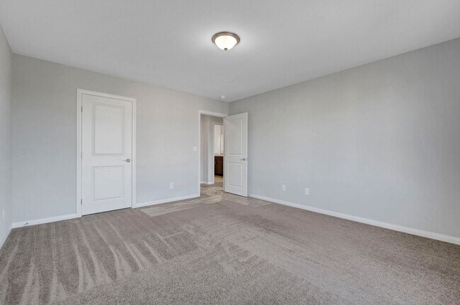 Building Photo - Gated community Located within the Valley Vista Master Plan. 4 Bed 3 Bath features and Open and i...
